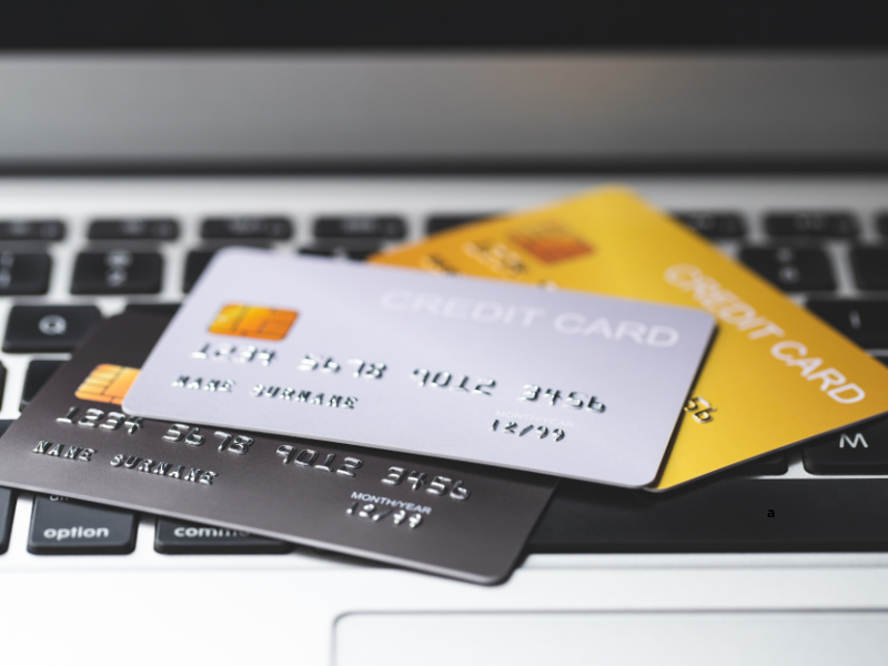 What is the Difference Between a Credit Card and Debit Card?